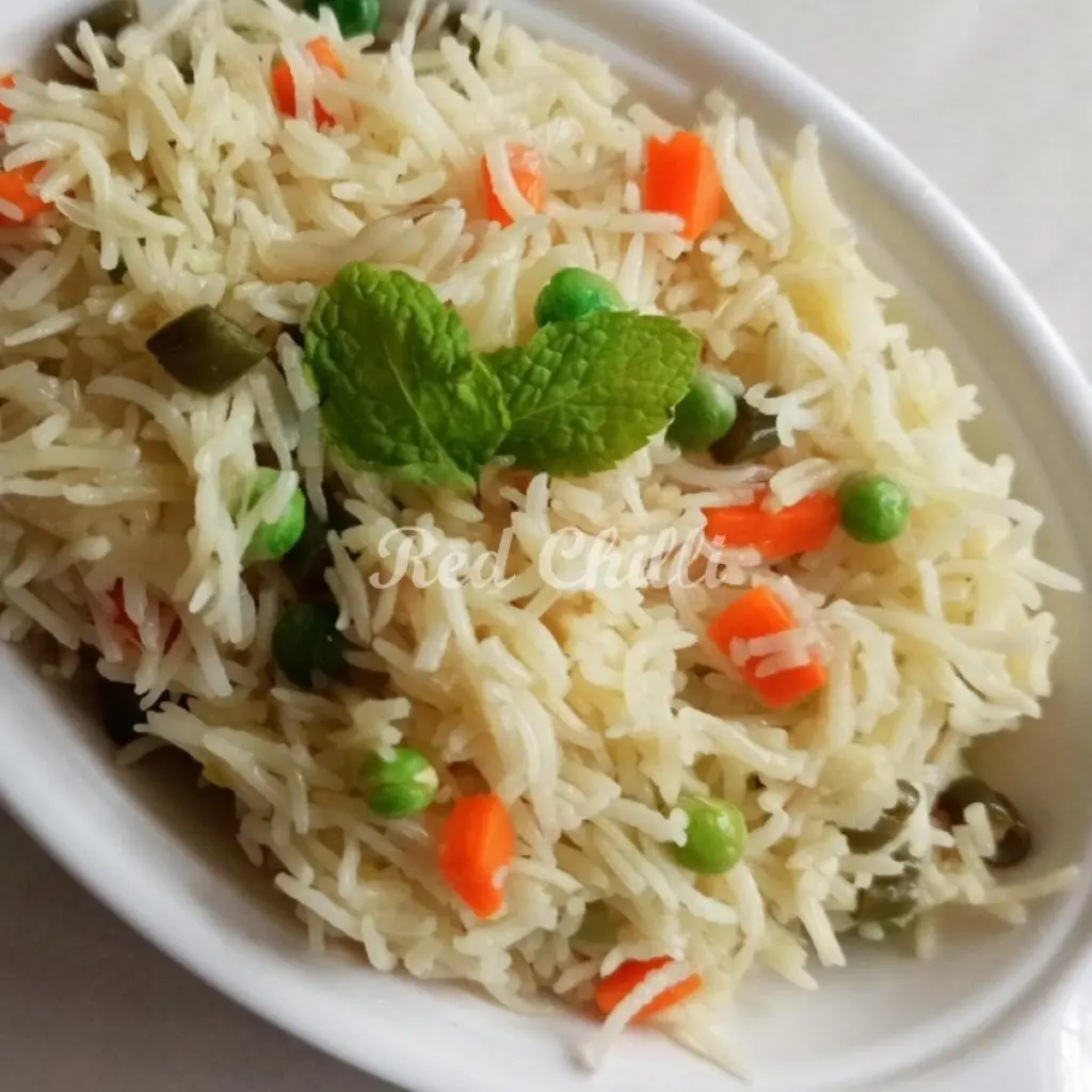 رز أبيض مع الخضار